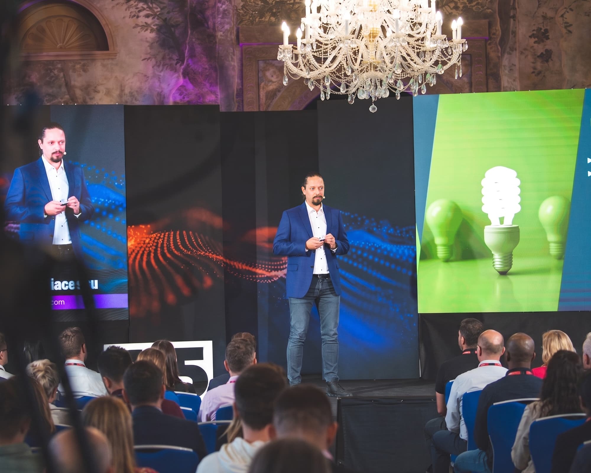 Stefan delivering a keynote at the International eCommerce Expo in Prague.